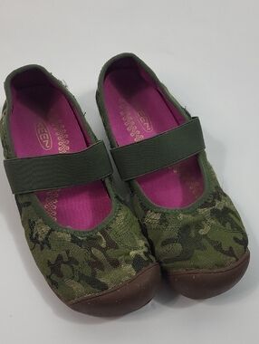 Keen Mary Jane Canvas Shoes Size 8